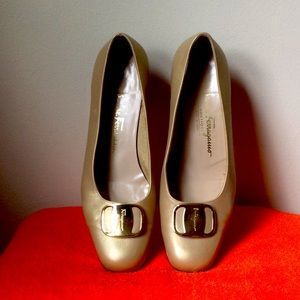 Classic Salvatore Ferragamo Gold Heels Made In Italy Size 8